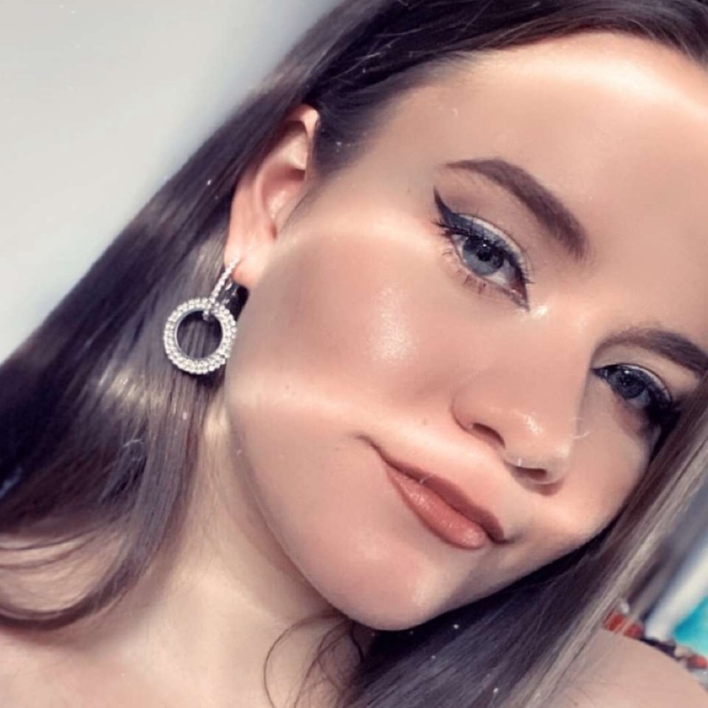 Meet your Posher, Megan